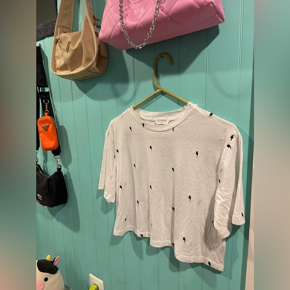 Storia (brand new) Cropped Top ⚡️🖤 - Picture 2 of 6